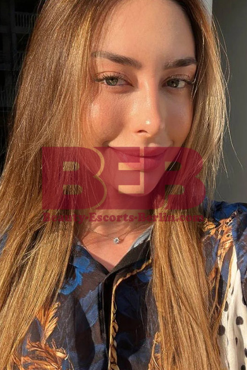 Blonde Russian Sexy Escort Hooker in Berlin