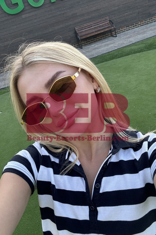 DFK Escort Girl in Berlin