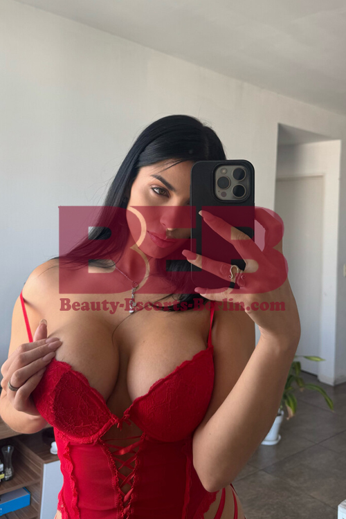 Colombian Escort Girl In Berlin